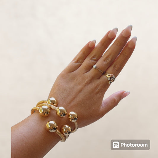 Chunky Gold bracelet