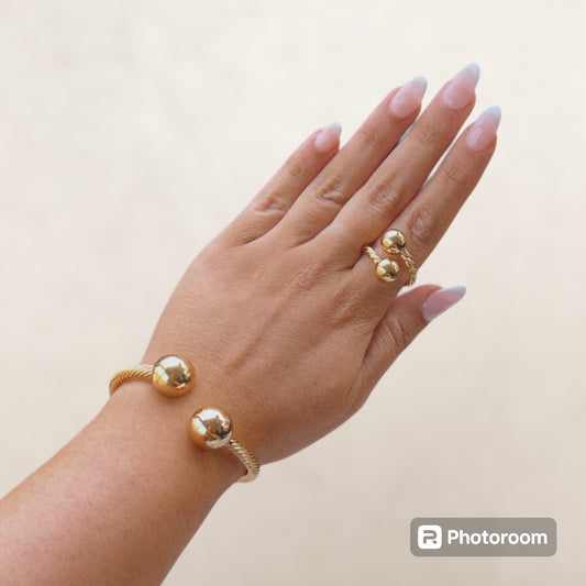 Gold bracelet & Ring set